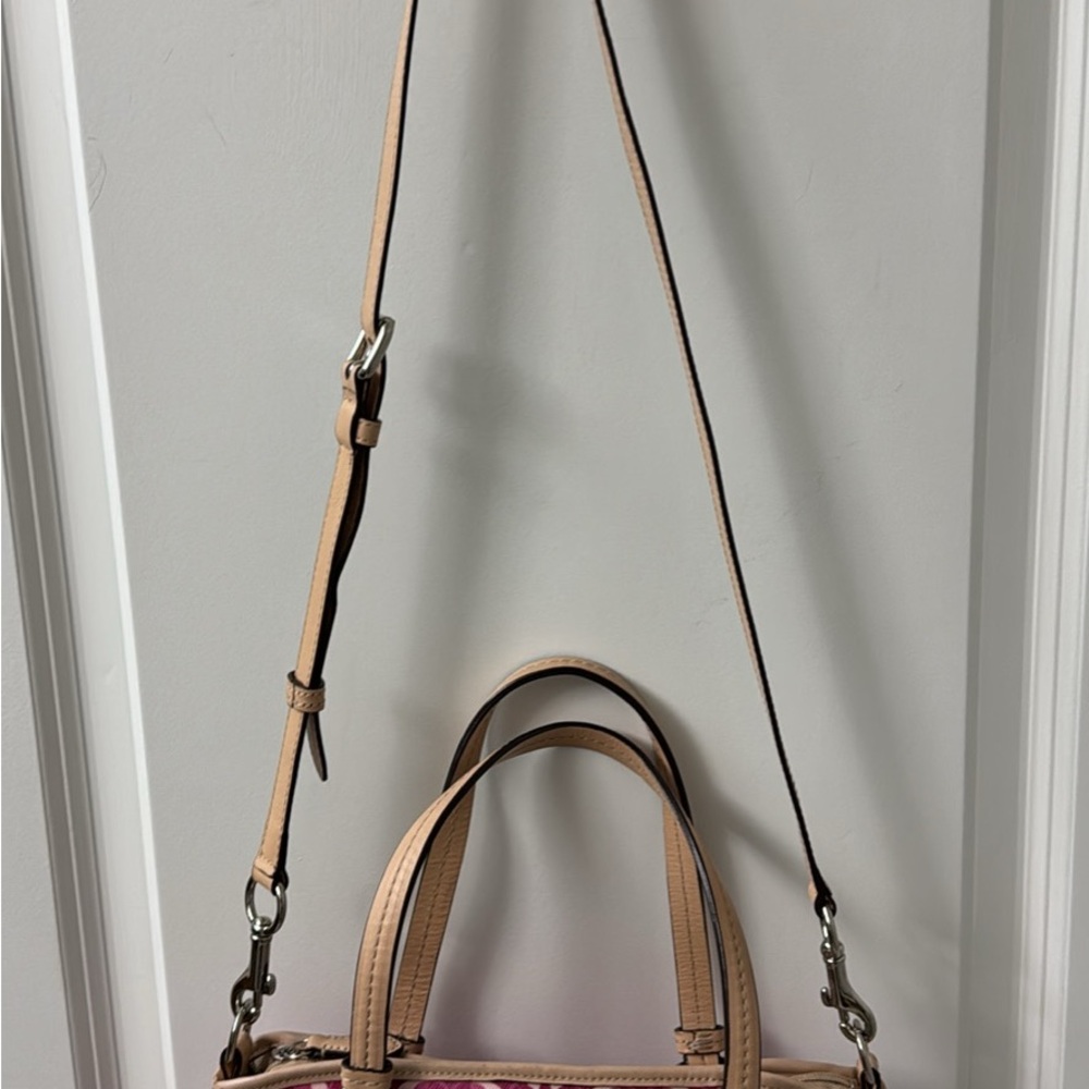 ๐ดSOLD l!!!!๐ด๐ฅ๐ฅCoach Pink and Tan Tote Bag๐ฅ๐ฅ๐ฅ - Picture 5 of 9